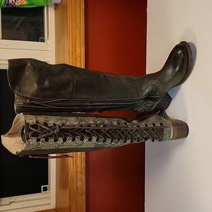 NEW Catrina Green Freebird boots